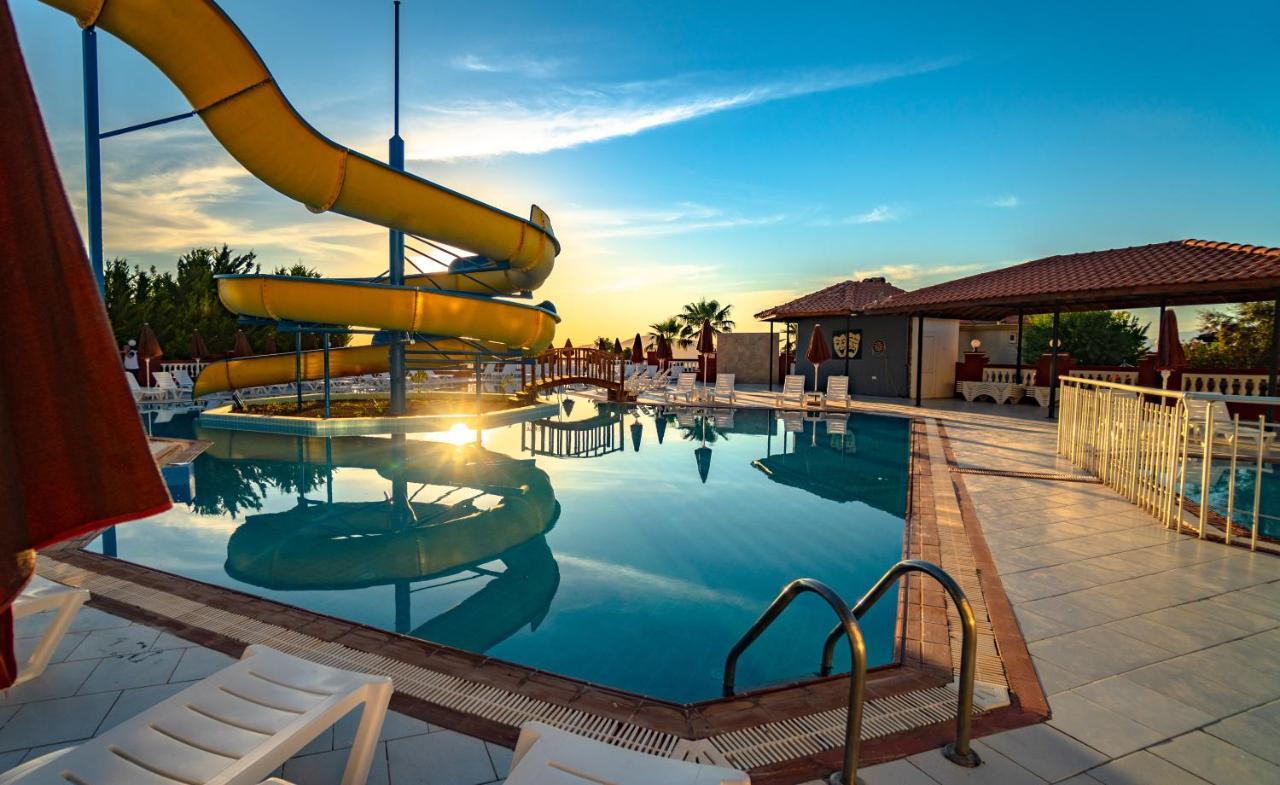 Sunshine Holiday Resort โอลลุนเดนิซ ภายนอก รูปภาพ
